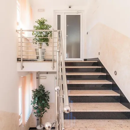 Mit Privatpool Fuer 18 Personen Ca 400 Qm In Valtura, Istrien Suedkueste Von Istrien Ferienhaus