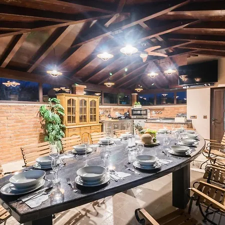 Ferienhaus Mit Privatpool Fuer 18 Personen Ca 400 Qm In Valtura, Istrien Suedkueste Von Istrien